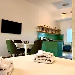 L'amarena Garden House 4* מטרה