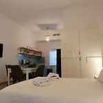 בית הארחה L'amarena Garden House 4*
