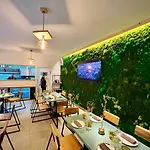 בית הארחה L'amarena Garden House מטרה