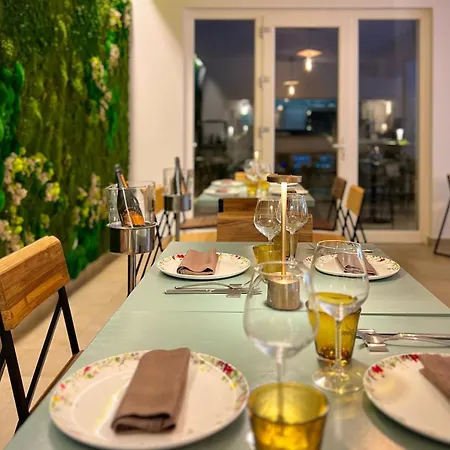 L'amarena Garden House