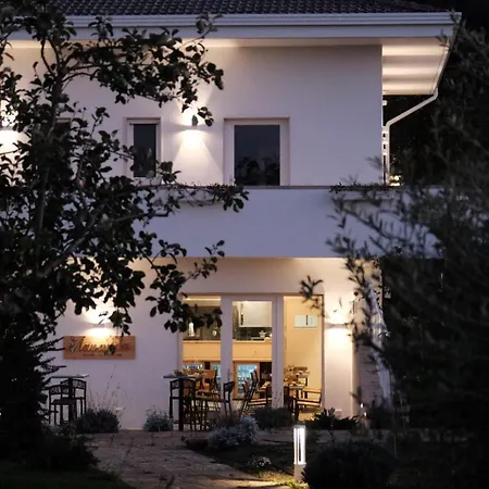 L'amarena Garden House Pensjonat 4*