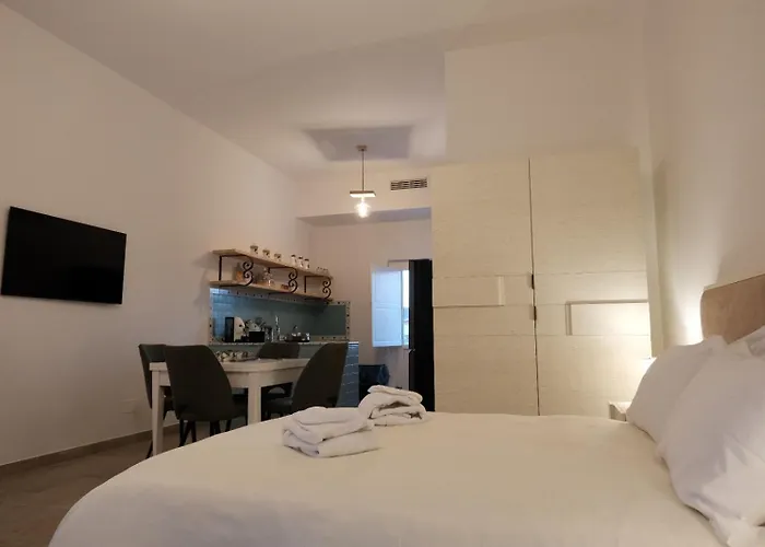 Affittacamere L'amarena Garden House 4*