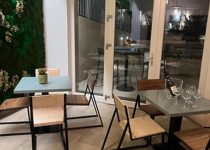 Affittacamere L'amarena Garden House 4*